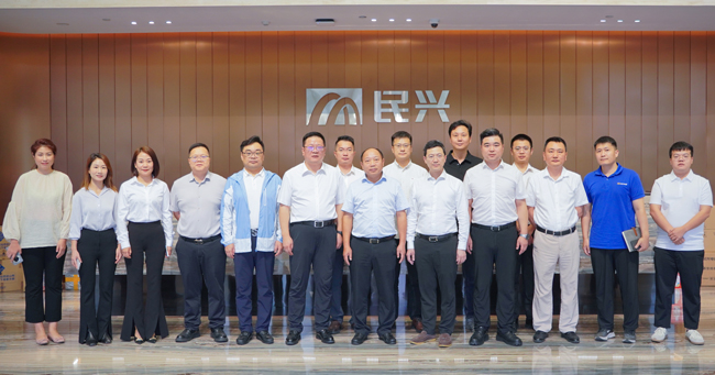 健康光?安心缆 | 三雄极光莅临ag亚娱电缆开展交流活动